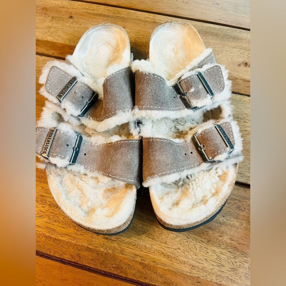 Birkenstock Arizona Shearling slide sandals featuring grey suede Size 40 (9-9.5) - Picture 14 of 16